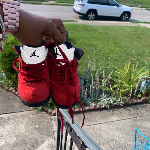 Kids Jordan’s - Picture 3 of 4